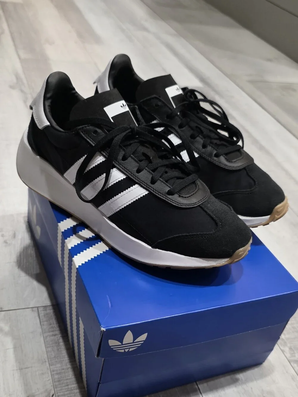 Adidas Country Xlg J Black & White Retro Kids 7 Runner Sneakers Womens 8 - Picture 2 of 8